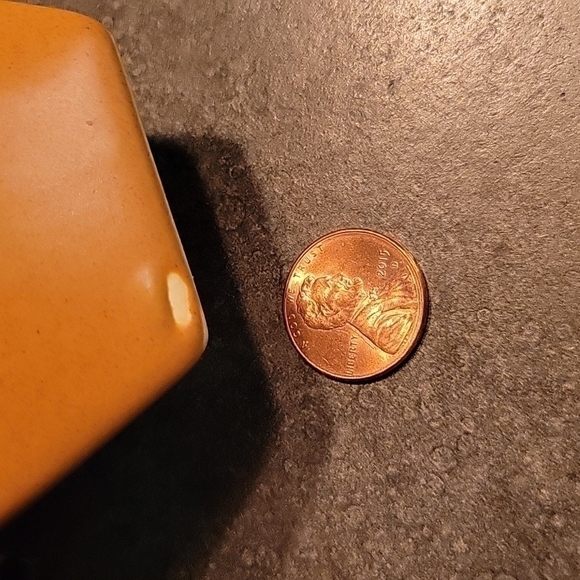 Vintage Studio Anna Australia Salt & Pepper Shakers With Hand Painted Kangaroo - Picture 5 of 10